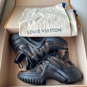 SOLD  ❤️ New Black LV Archlight Sneakers 37.5